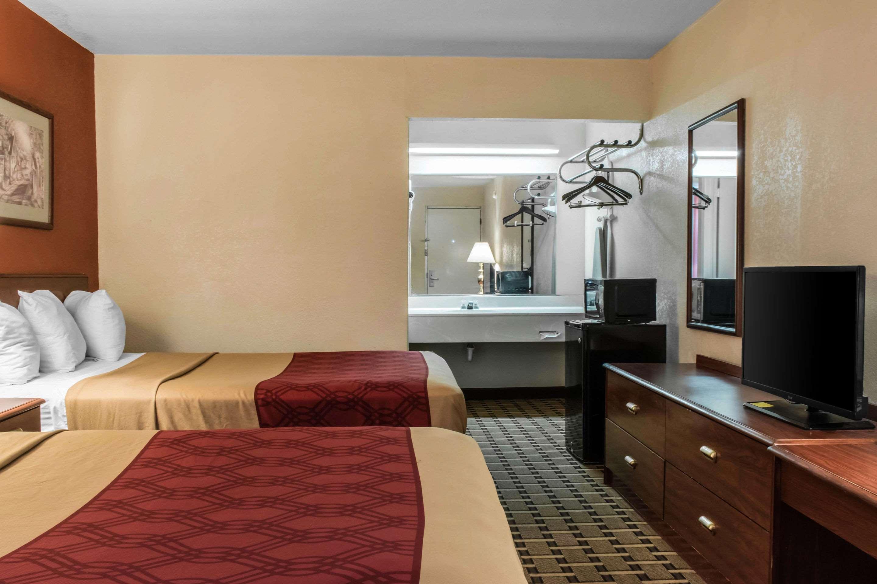 Econo Lodge Карлайл Екстериор снимка