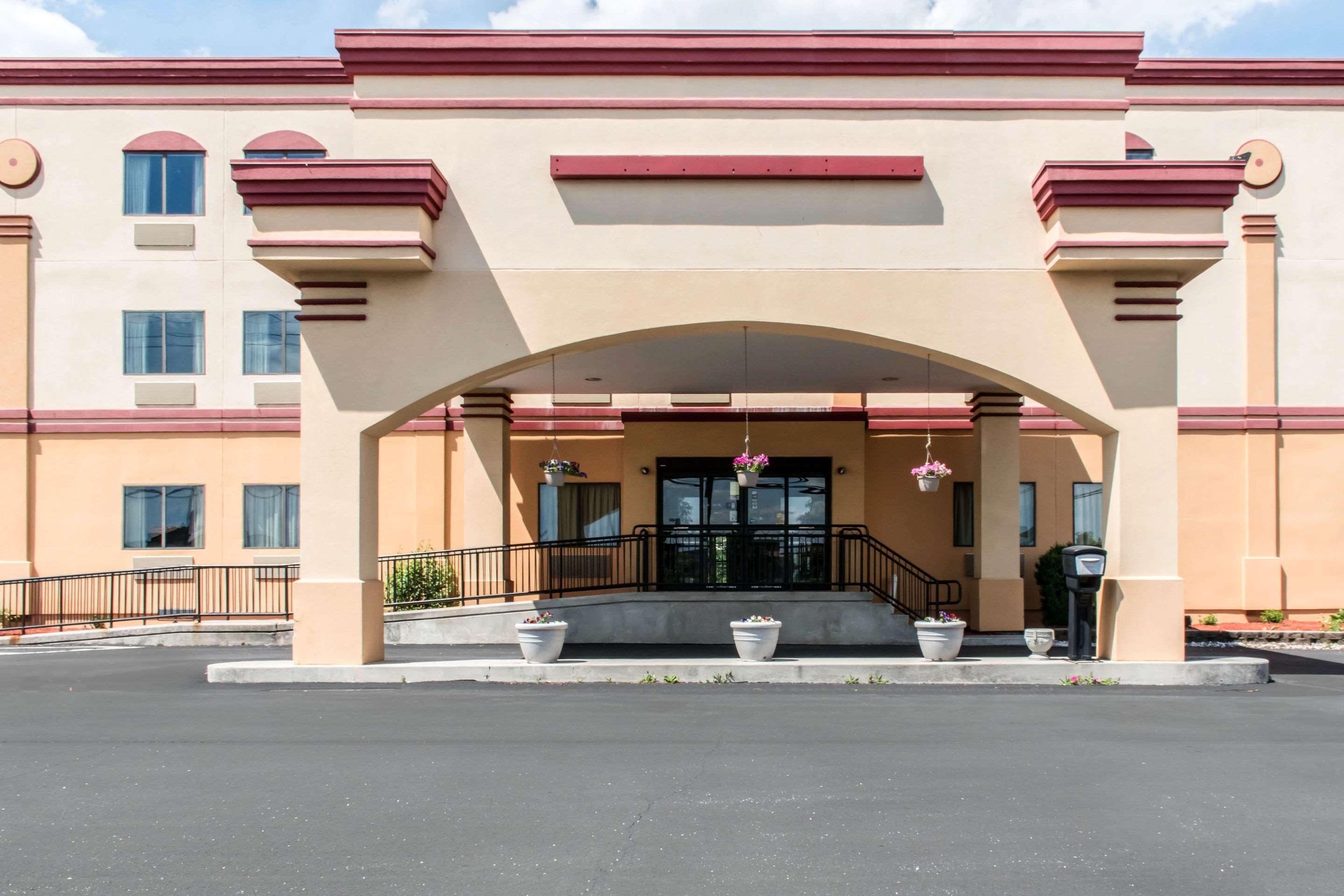 Econo Lodge Карлайл Екстериор снимка